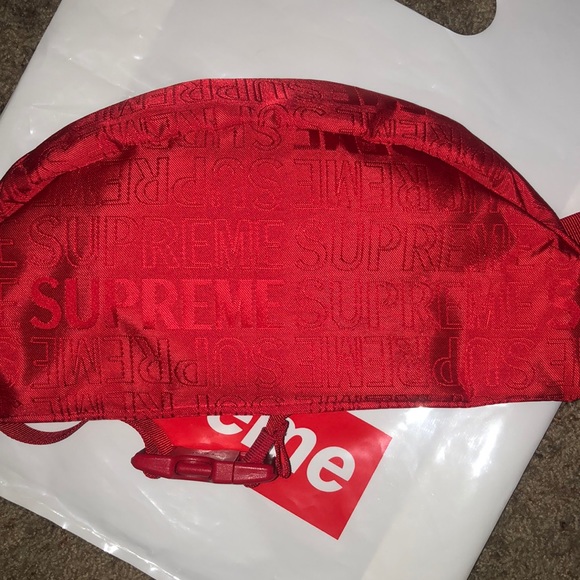 Red supreme bag - Picture 3 of 3